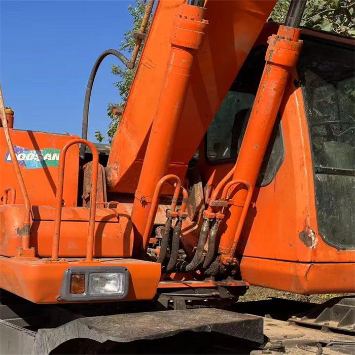 Niedriger Preis 22 Tonnen gebrauchtes koreanisches Radbagger Doosan DX 210W-7 mit kürzerer Arbeitszeit
