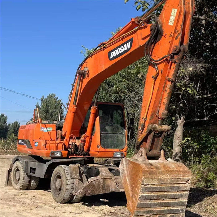 Niedriger Preis 22 Tonnen gebrauchtes koreanisches Radbagger Doosan DX 210W-7 mit kürzerer Arbeitszeit