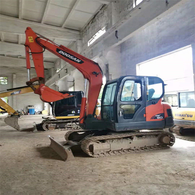 Bereit für die Arbeit und erfahren gebraucht Korea importiert 6 Tonnen Doosan DX 55 in gutem Zustand