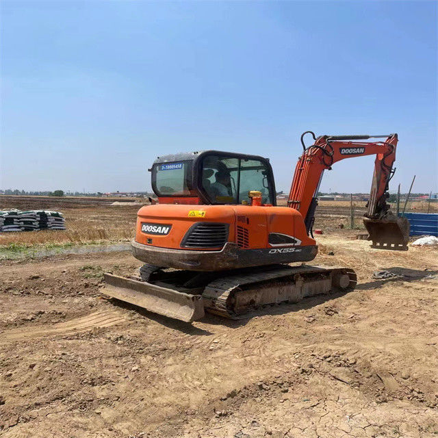 5.5 Tonnen reif gebrauchtes Bagger für die Arbeit und erfahren gebraucht Korea importiert Doosan DX 55