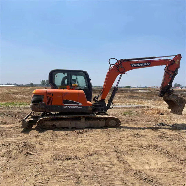 5.5 Tonnen reif gebrauchtes Bagger für die Arbeit und erfahren gebraucht Korea importiert Doosan DX 55