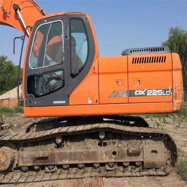 22 Tonnen fertig für die Arbeit und erfahren gebraucht Korea importiert Doosan DX 225 LC in gutem Zustand