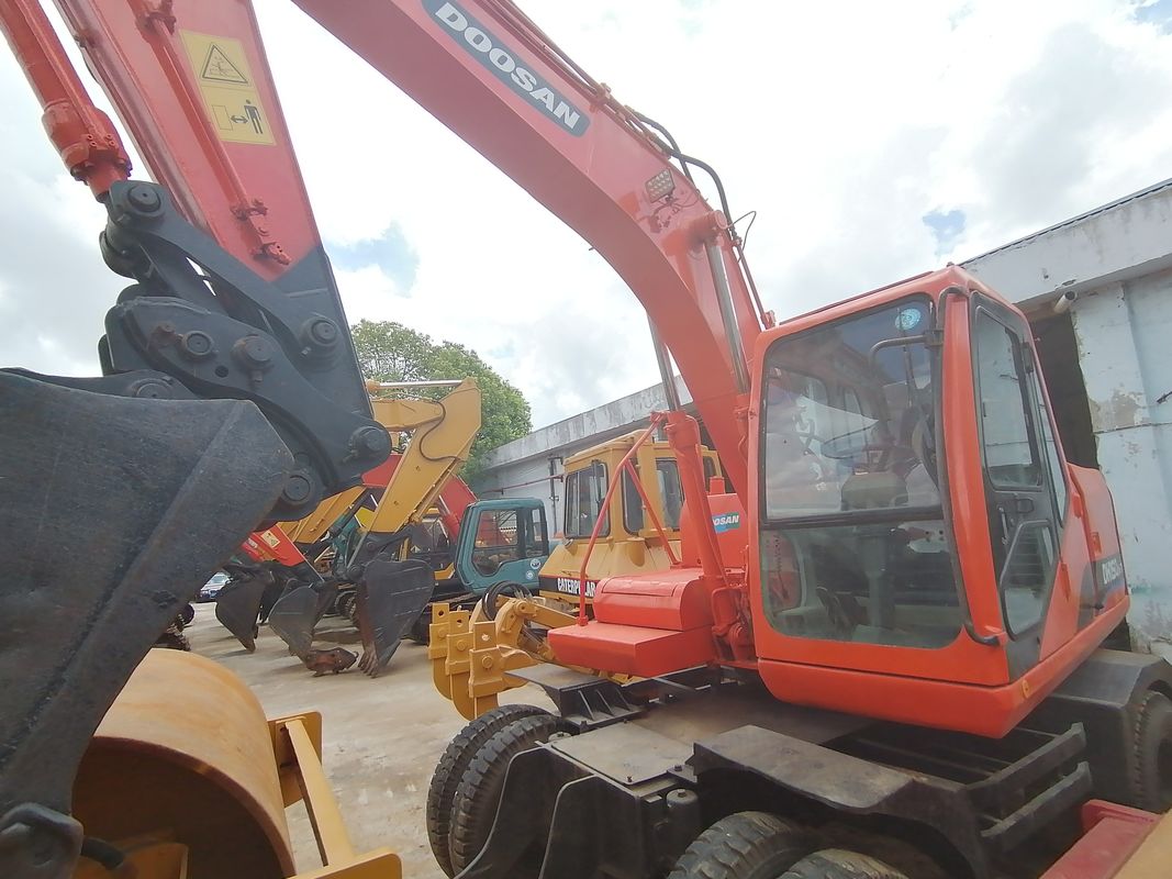Bereit für die Arbeit und erfahrene gebrauchte Korea Gebraucht Bagger DH150W-7 in gutem Zustand