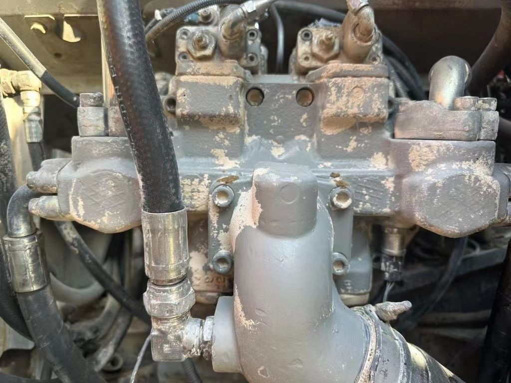 21 Tonnen reifer Gebrauchtbagger für die Arbeit und erfahren gebraucht Korea importiert Hitachi 210-3 in gutem Zustand