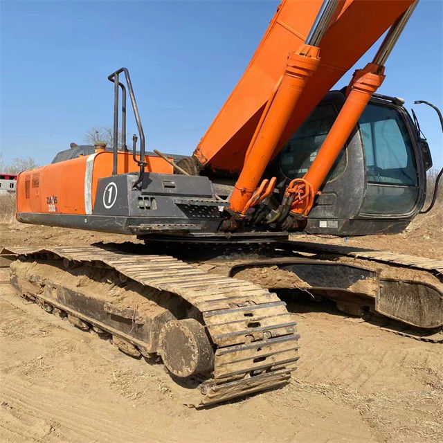 31.5 Tonnen, gebrauchtes Baggerger für die Arbeit und erfahrener Japan Import Hitachi ZX 330-3G in gutem Zustand.