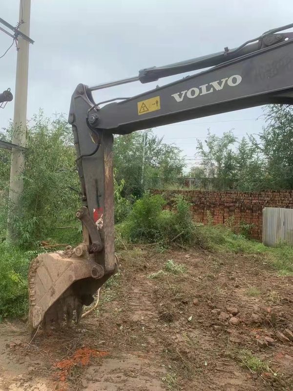 Schweden importierte hochwertige Volvo EC80D-Crawlerbaggermaschine fast neu, 100% fertig.