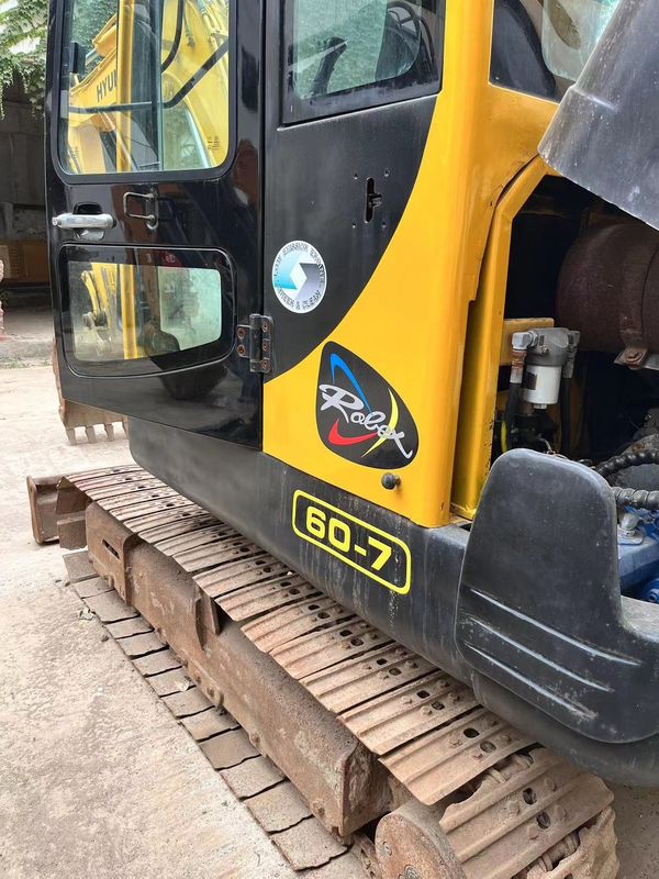 Gebraucht Hyundai R60 Eimer Kapazität Max. 0,18 M3 5,6m Transportlänge