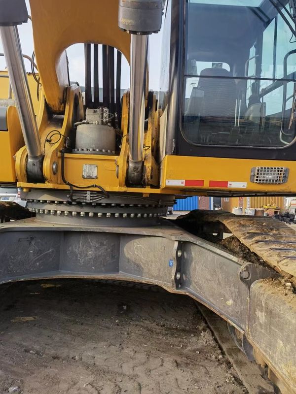 Gebrauchtes Liebherr R966, fertig für die Arbeit und erfahren deutsch importiert, in gutem Zustand.