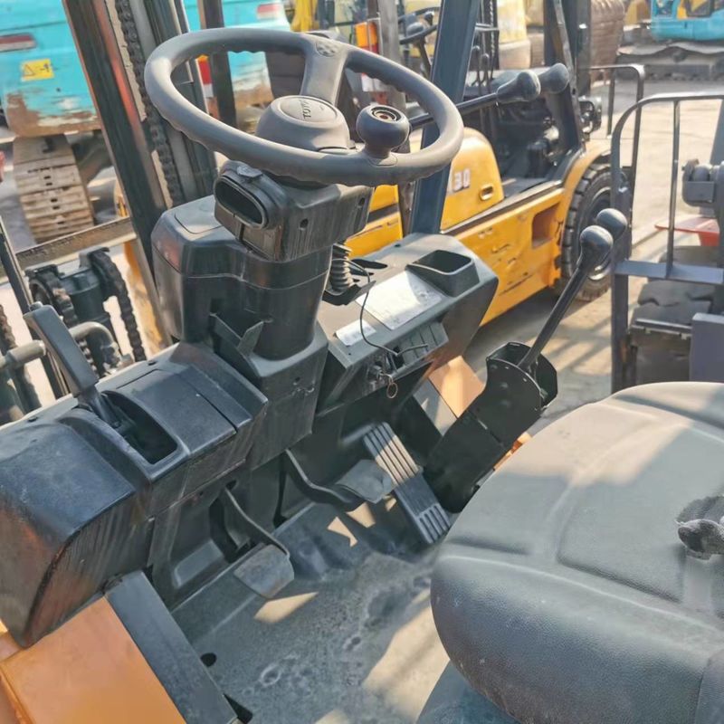 Japan Kompakter elektrischer Gabelstapler TOYOTA 2,5 Tonnen Gabelstapler Motorleistung