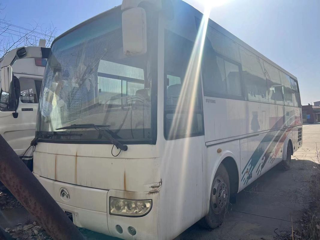 Gebrauchtes, hochwertiges Bus mit 40 Sitzplätzen, hergestellt in China, YuTong Bus mit einer Jahresgarantie.