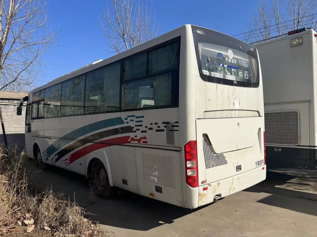 Gebrauchtes, hochwertiges Bus mit 40 Sitzplätzen, hergestellt in China, YuTong Bus mit einer Jahresgarantie.
