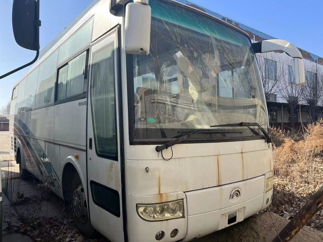 Gebrauchtes, hochwertiges Bus mit 40 Sitzplätzen, hergestellt in China, YuTong Bus mit einer Jahresgarantie.