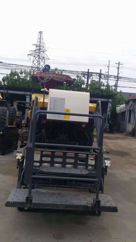 Kleiner Asphaltpaver vom Typ Crawler XCMG RP355 Original für kleine Ingenieurprojekte