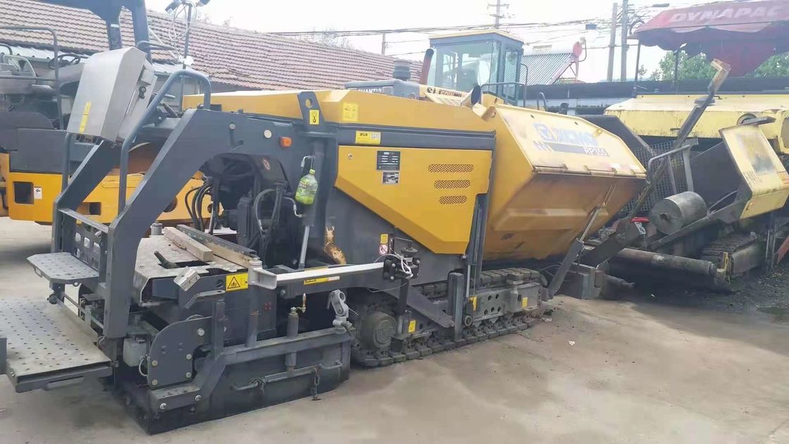 Kleiner Asphaltpaver vom Typ Crawler XCMG RP355 Original für kleine Ingenieurprojekte