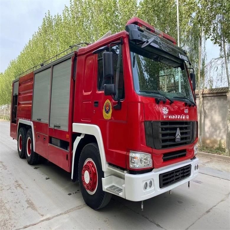 In gutem Zustand Rot Diesel Brennstoff Typ Howo Feuerwehrfahrzeug 16cbm Handgetriebe