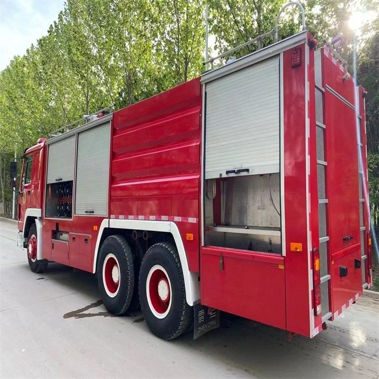 In gutem Zustand Rot Diesel Brennstoff Typ Howo Feuerwehrfahrzeug 16cbm Handgetriebe