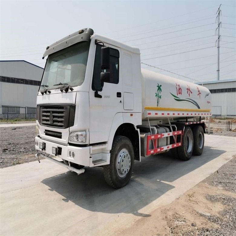 Sino Truck HOWO 6x4 Wasserfahrzeug 12-16m Spritzfläche 25000kg Gesamtgewicht des Fahrzeugs