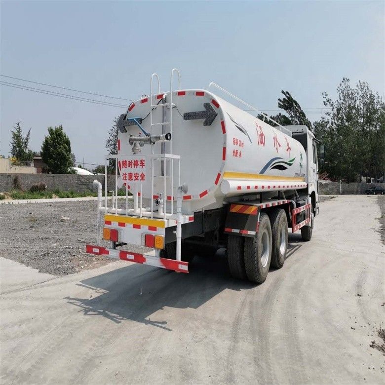 Sino Truck HOWO 6x4 Wasserfahrzeug 12-16m Spritzfläche 25000kg Gesamtgewicht des Fahrzeugs