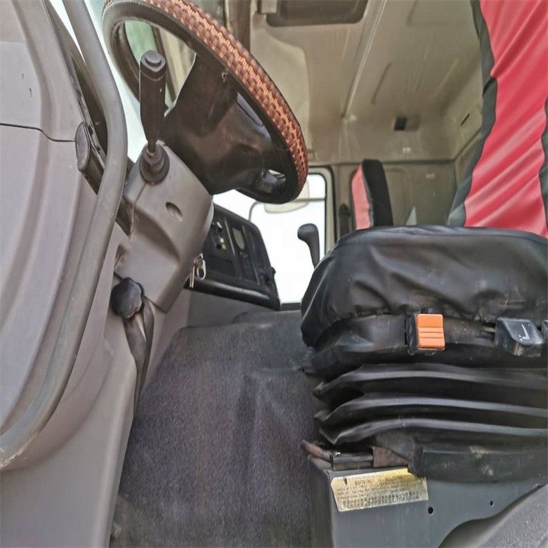 Sino Truck HOWO 6x4 Wasserfahrzeug 12-16m Spritzfläche 25000kg Gesamtgewicht des Fahrzeugs