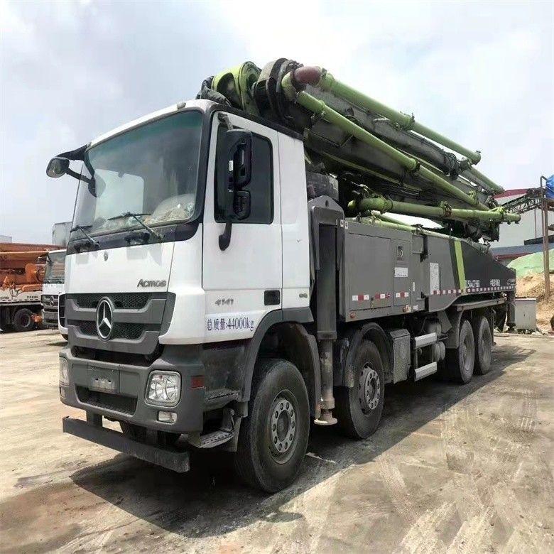 Gebrauchtes Zoomlion Betonpumpenfahrzeug 37m 42m 48m 52m Sicherheit und optimale Leistung