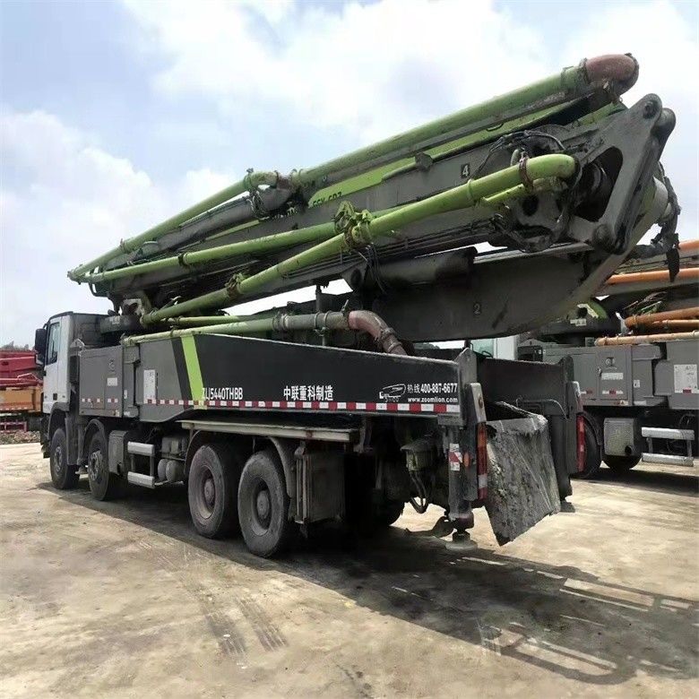 Gebrauchtes Zoomlion Betonpumpenfahrzeug 37m 42m 48m 52m Sicherheit und optimale Leistung