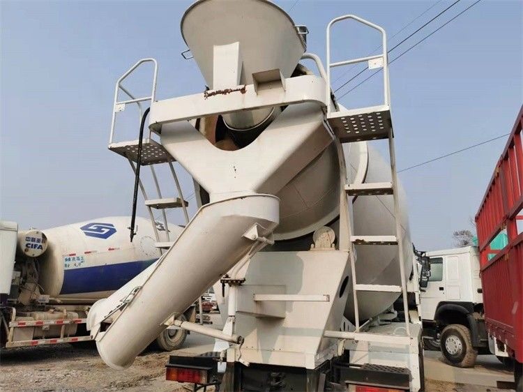 Zweitgebrauchene Shacman F3000 Beton-Zementmischer-Lkw mit 20r/min Mischtrommelgeschwindigkeit