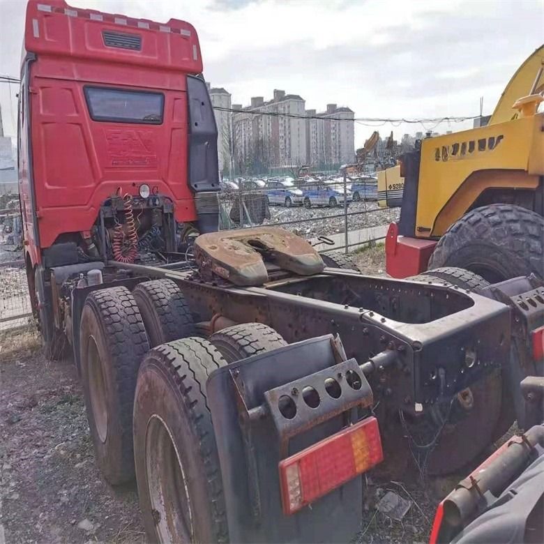 10 Vorwärtsverschaltungsnummer verwendet Faw Traktor Schwerlastwagen 6*4 mit Multimedia-System