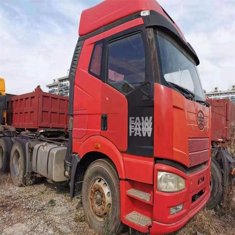 FAW Gebrauchtzug 6x4 Lkw-Kopf mit Handgetriebe und in gutem Zustand