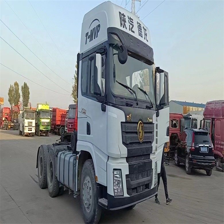 Second Hand Shacman 6 X 4 ADE X3000 mit normalen Fahrersitz und Handgetriebe