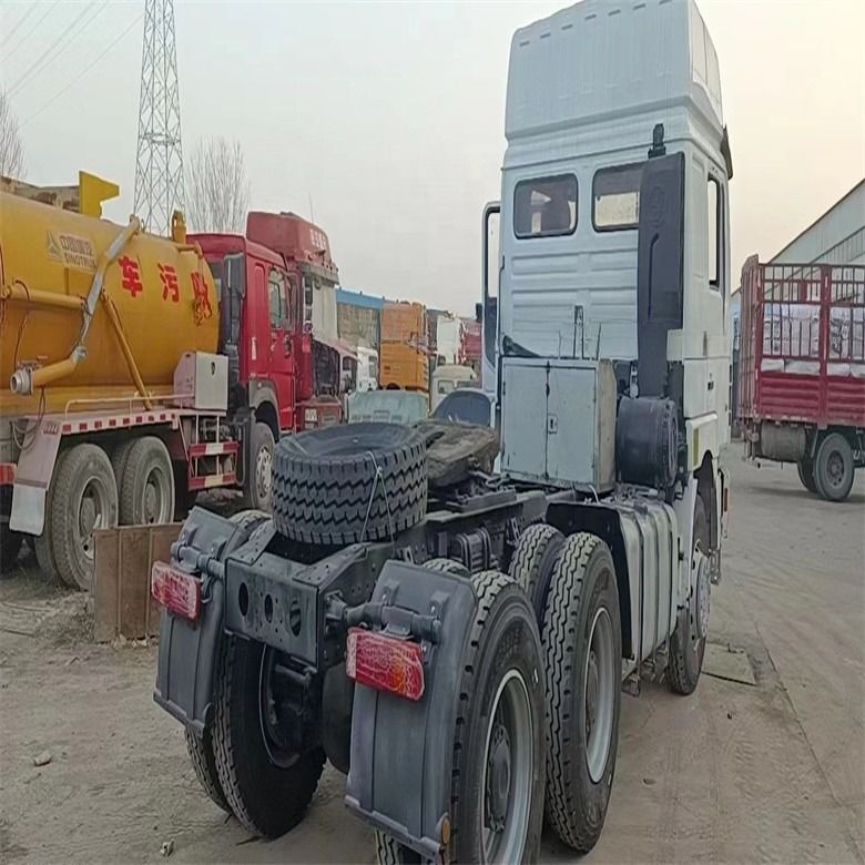 Second Hand Shacman 6 X 4 ADE X3000 mit normalen Fahrersitz und Handgetriebe