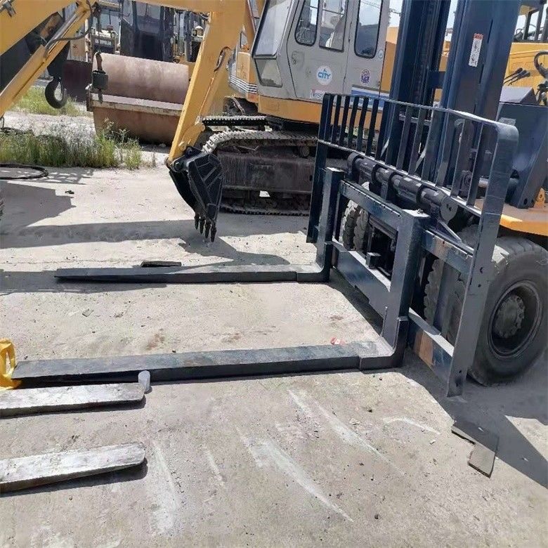 Zweitgebrauch von Komatsu FD70 Diesel-Forklift mit 7000 kg Ladekapazität