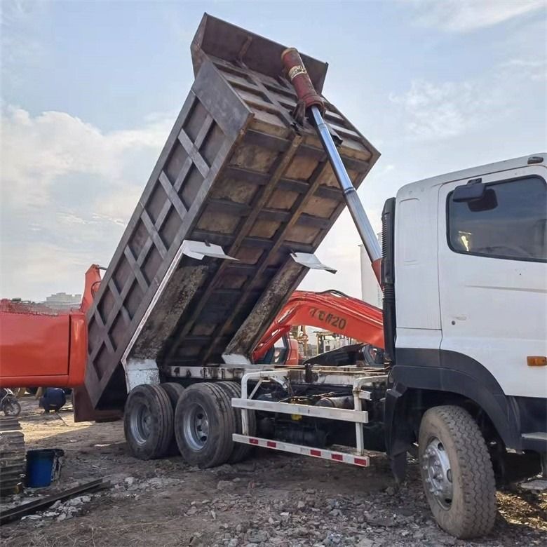 Multimedia-System verwendet HINO 6*4 Schwerlastwagen 700