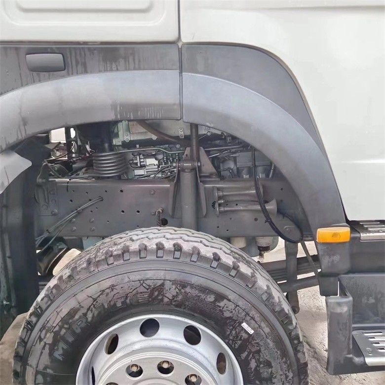 Multimedia-System ausgestattet 6x4 Howo Dump Truck Sinotruck 371 LHD mit und links Steuern