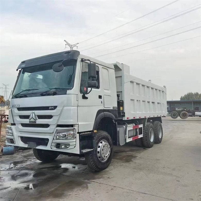 Multimedia-System ausgestattet 6x4 Howo Dump Truck Sinotruck 371 LHD mit und links Steuern