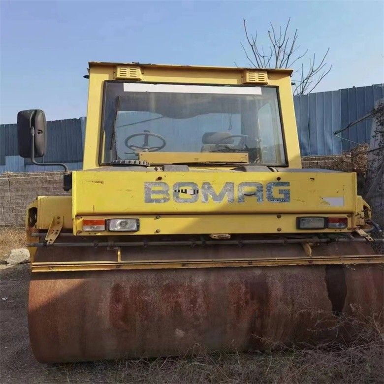 10 T Betriebsgewicht BOMAG BW 202 AHD-2 Straßenwalze und Leistung garantiert