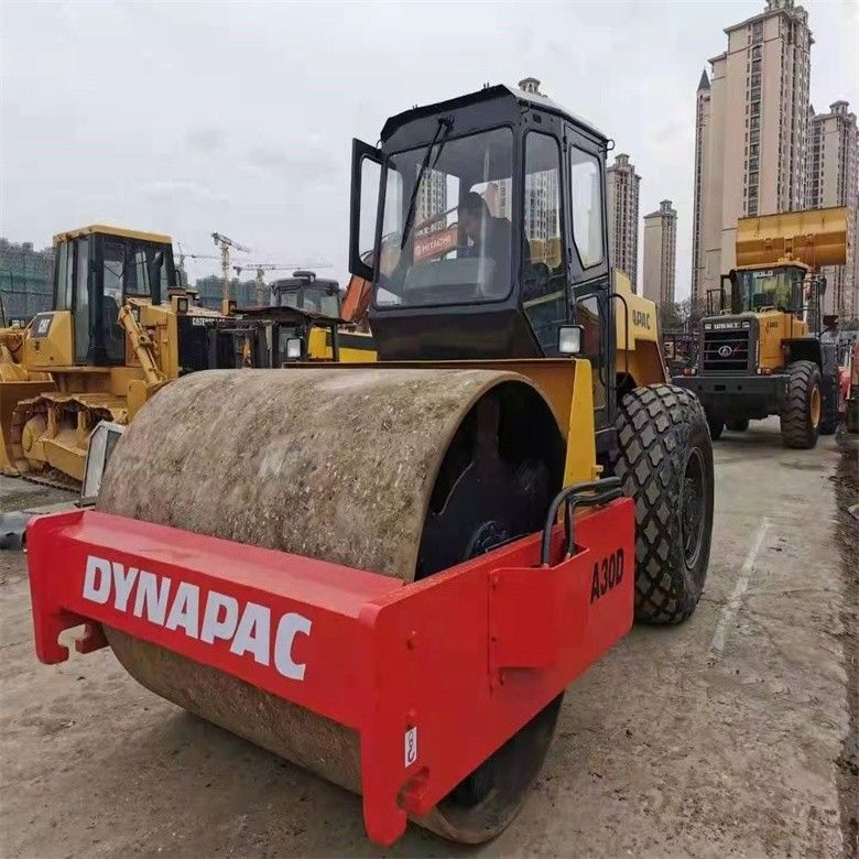 Niedrige Arbeitszeiten Japanische Dynapac CA30D-Straßenwalze für Bauarbeiten