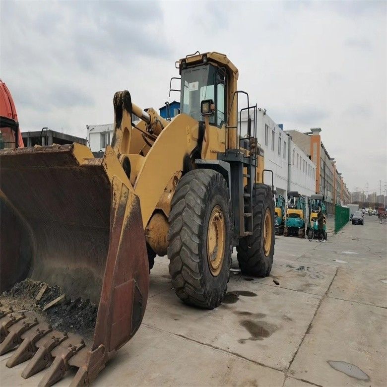 Niedrige Arbeitszeiten WA600-6 Radlader aus Japan mit Maschinengewicht von 44000-44500 kg