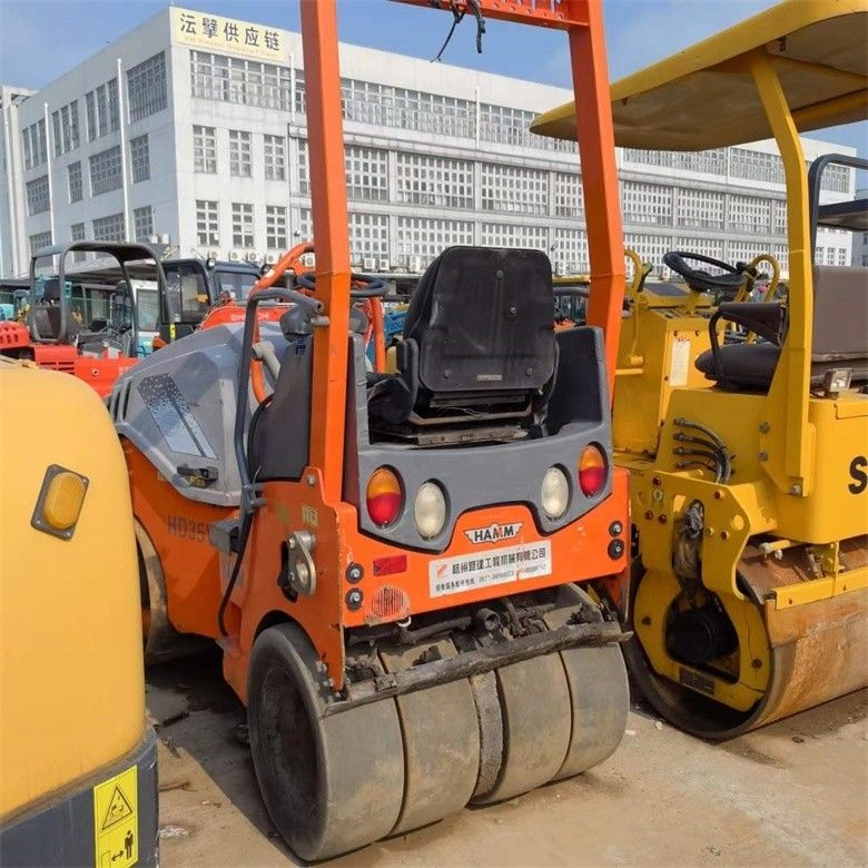 2.5 Tonnen verwendeter Hamm-Roller-Verdichter HD35VT in Originalfarbe mit einer Antriebskraft von 28KN