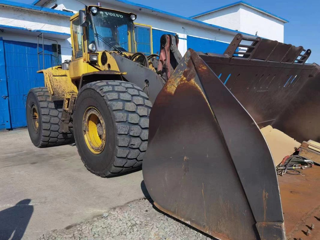 4WD-Antrieb Typ Gebrauchtes Lader VOLVO L220E Original Design Rad Schieberad Lader Bewegtes Typ