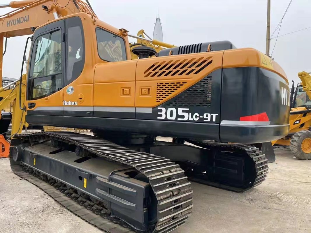30 Tonnen. Bereit für die Arbeit und erfahrener gebrauchter Hyundai 305 aus Korea.