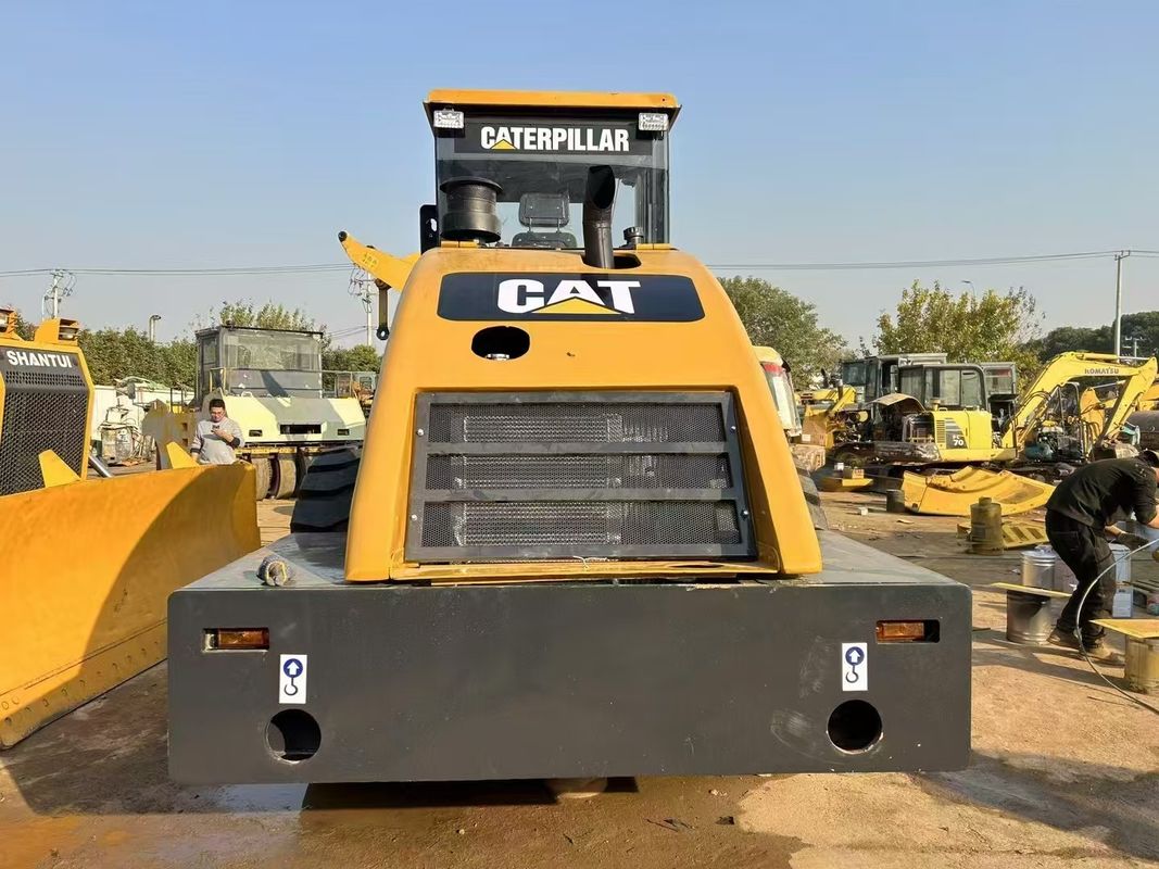 Verwendeter CAT CS-683E Vibrationsrollenverdichter 1,8 mm Amplitude 134 kW Motorleistung
