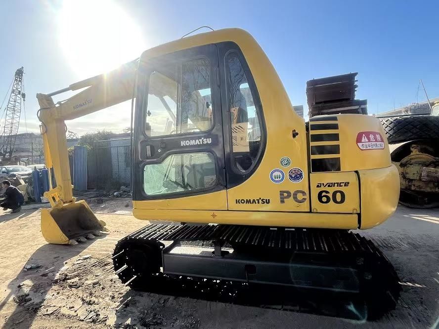 Gebraucht KOMATSU Crawler Bagger PC60-7 Gebraucht KOMATSU PC60-7 Gleisbagger Ausrüstung zum Graben