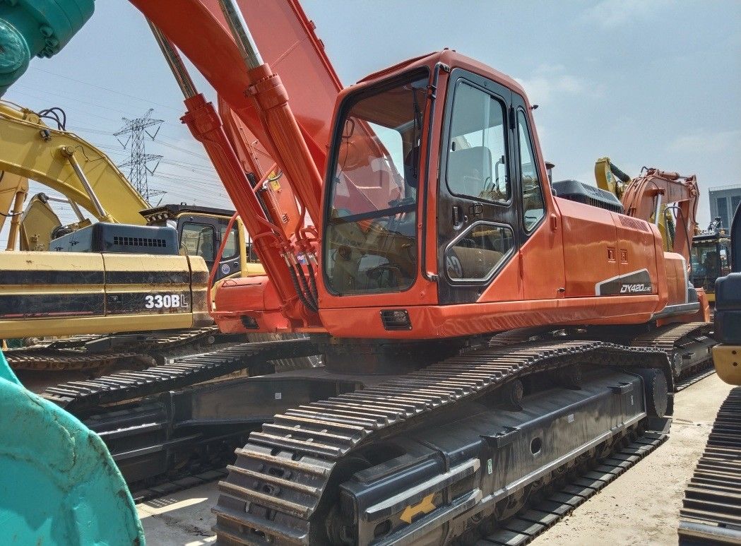 Gebrauchtes Doosan DX420LC-9C Crawler Bagger zum Verkauf