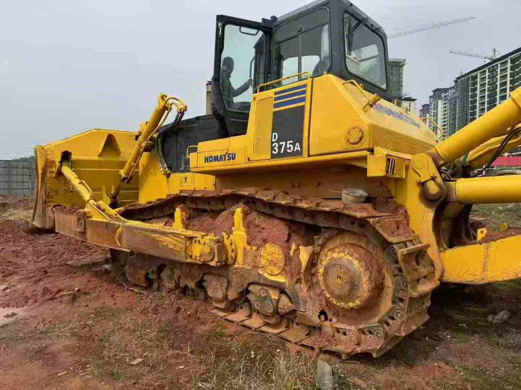 Gebrauchter Komatsu D375A-5 Planierraupe zu verkaufen | 68 Tonnen Kettenplanierraupe Export aus China