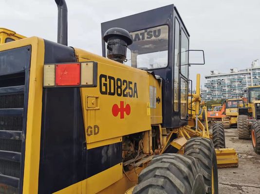 Gebrauchtes Komatsu GD825A Motor Grader Gebrauchtbaugerät